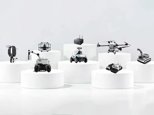 Tianjin Weide Aviation süvendab stseenide koostööd, maandudes mitu praktilist projekti roomik-/ratastel šassii ja seinaronimise robotite jaoks